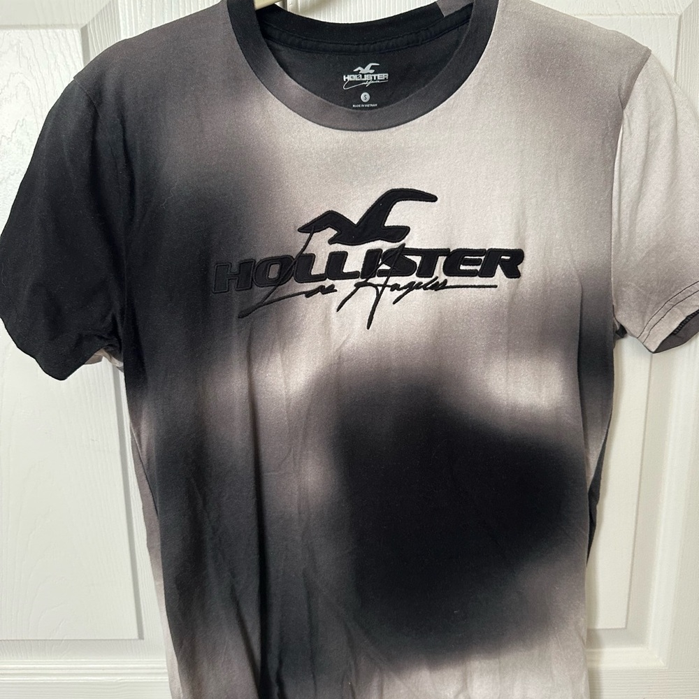 Hollister Black and Gray Men's Shirt